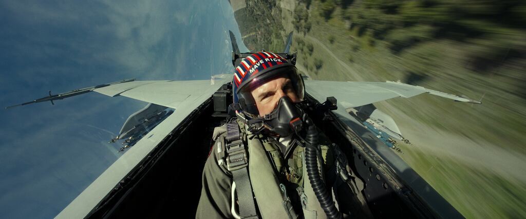 Tom Cruise plays Captain Pete 