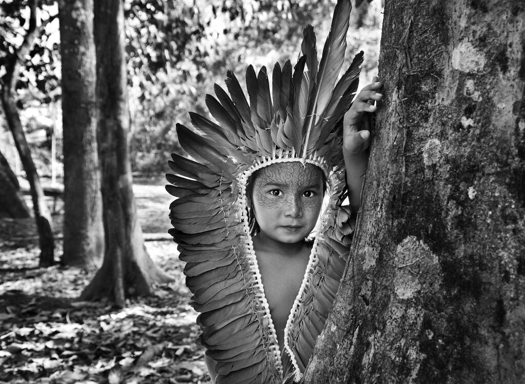 Manda Yawanawá, from the village of Escondido. Rio Gregório Indigenous Territory, State of Acre, Brazil, 2016 © Sebastião Salgado