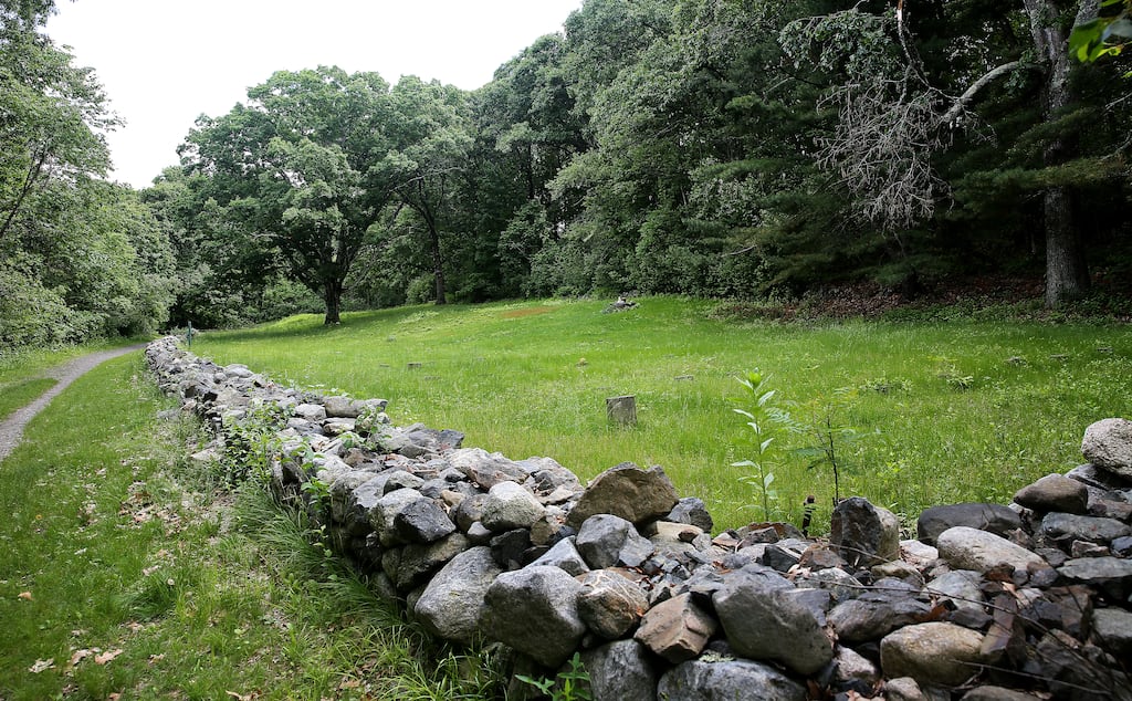 The Metfern Cemetery served the Metropolitan State Hospital and the Fernold School, with 310 burials from 1947 to 1979.